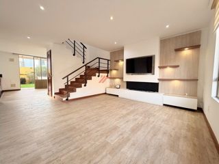 Casa en arriendo en conjunto cerrado — Cota centro, foto 2